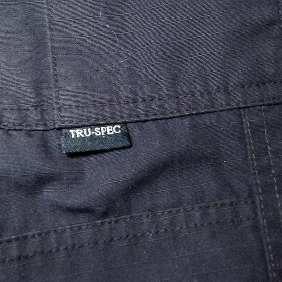 Men's Black Cargo Pants - Picture 5 of 6